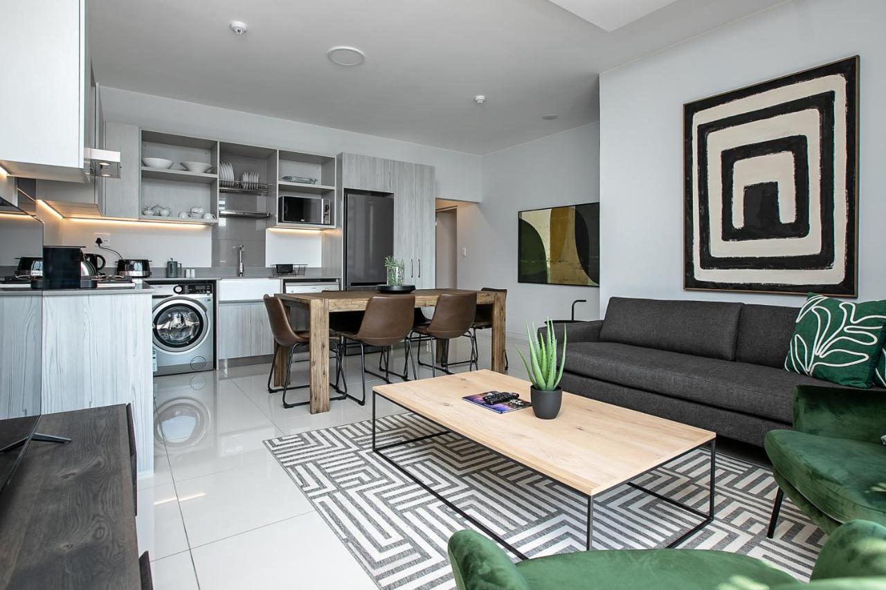 The Median Serviced Apartment Collection Йоханесбург Екстериор снимка