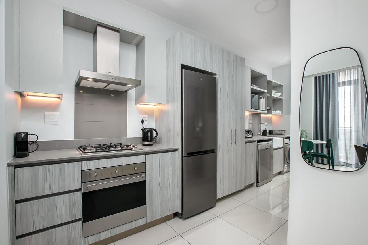 The Median Serviced Apartment Collection Йоханесбург Екстериор снимка